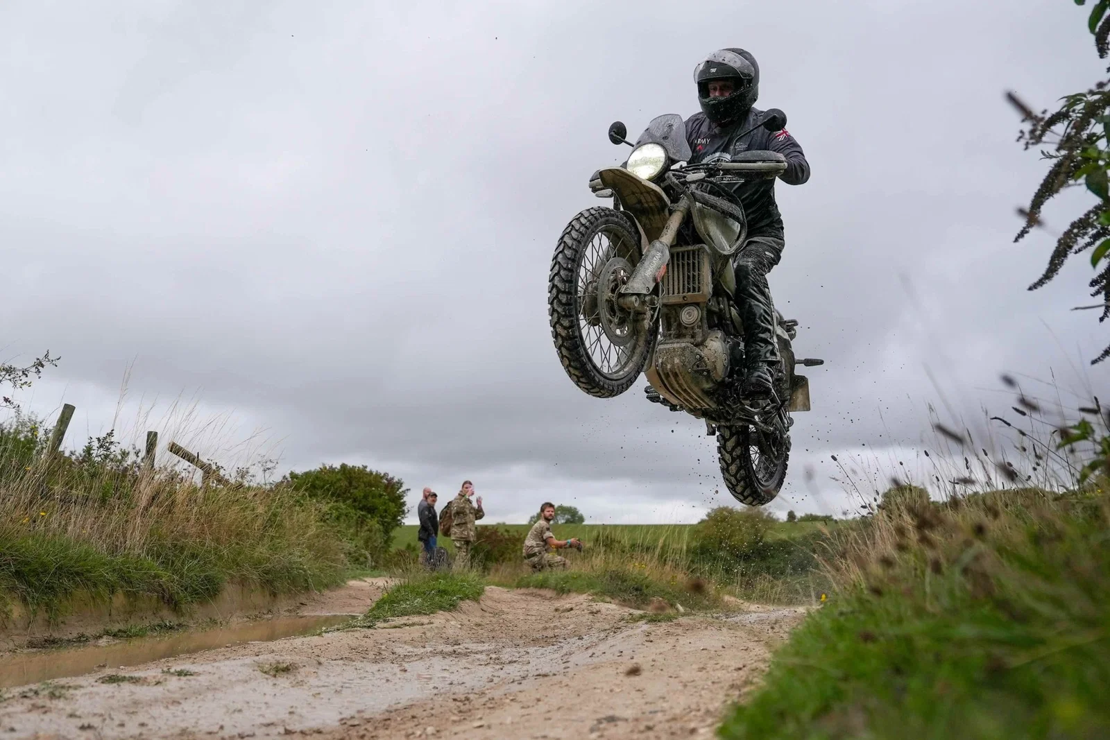 Royal Enfield Himalayan 450 en tout-terrain. 