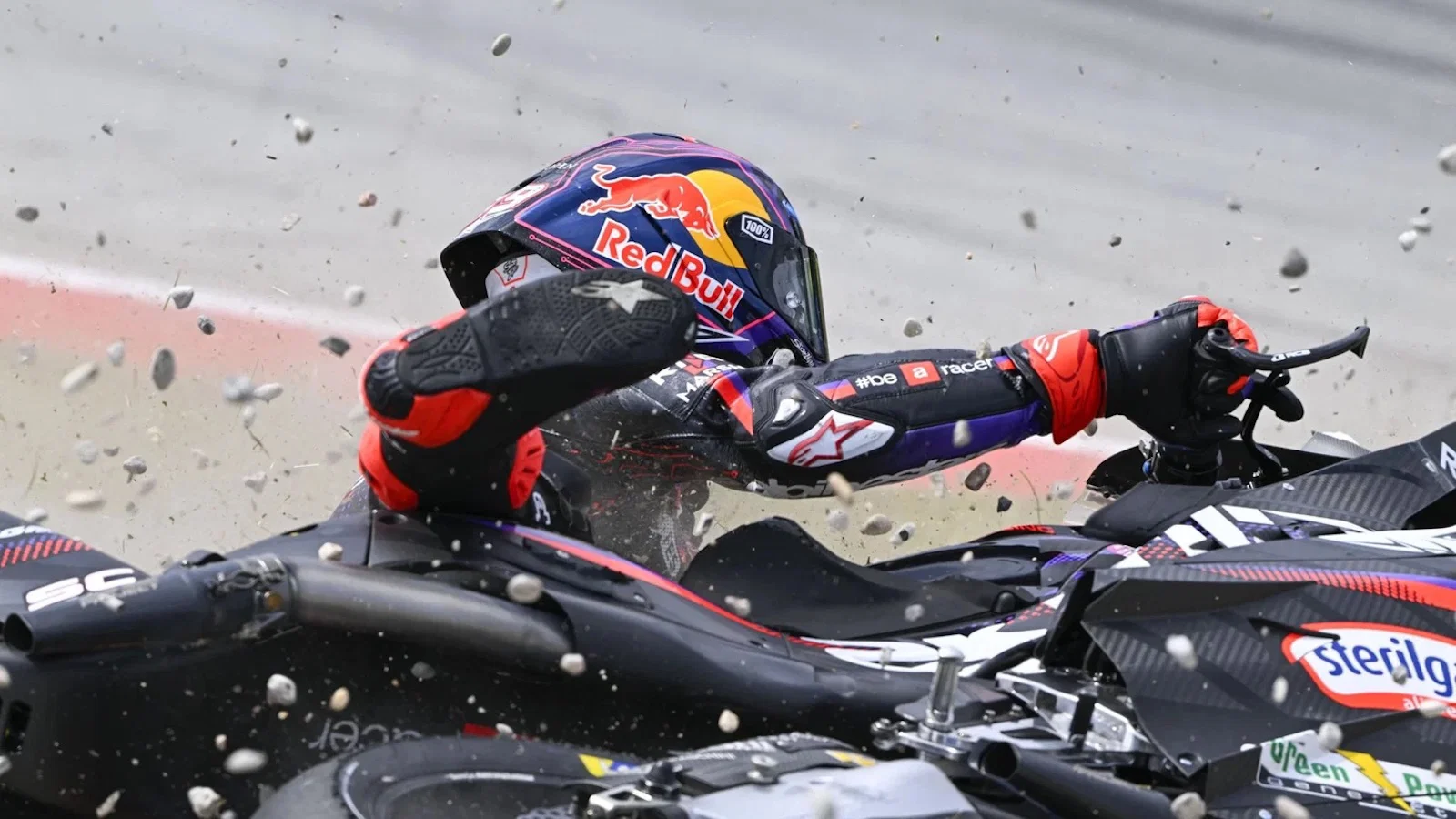 Jorge Martin crashing out on his Aprilia - Image: Gold and Goose