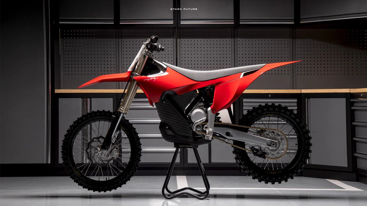 Le motocross électrique Stark Varg vend 1000 unités en 24 heures