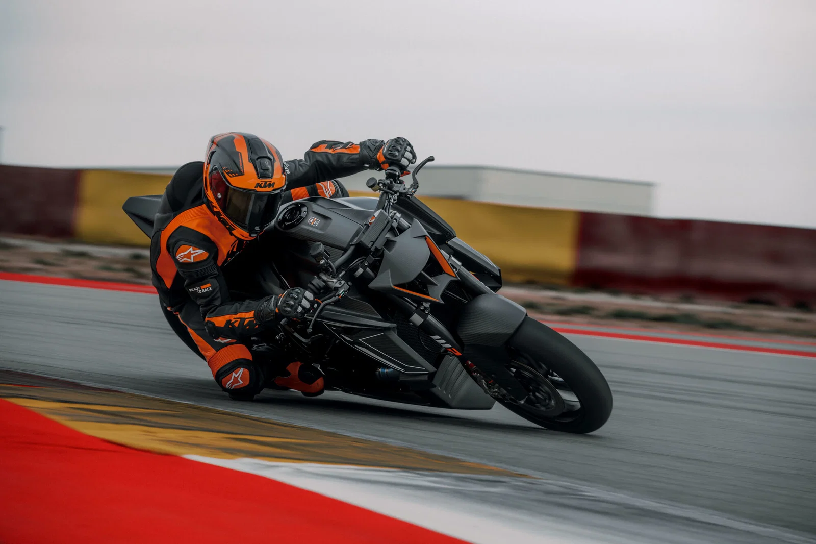 La piste KTM 1390 Super Duke RR 2026