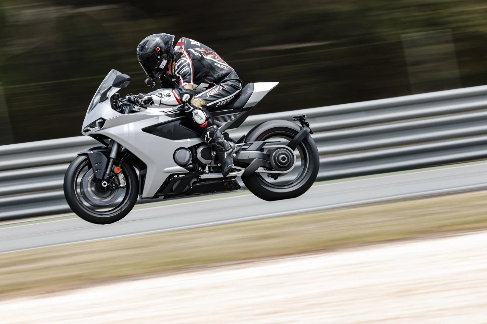 Le Norton Manx R - équitation