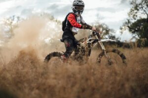 Zero Motorcycles lance des améliorations de suspension prêtes pour le trail pour les vélos électriques X Line