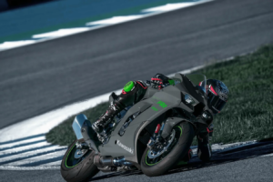 Kawasaki UK propose 2026 : financement à 0 %, kit de tourisme gratuit et contrat de piste ZX-10RR