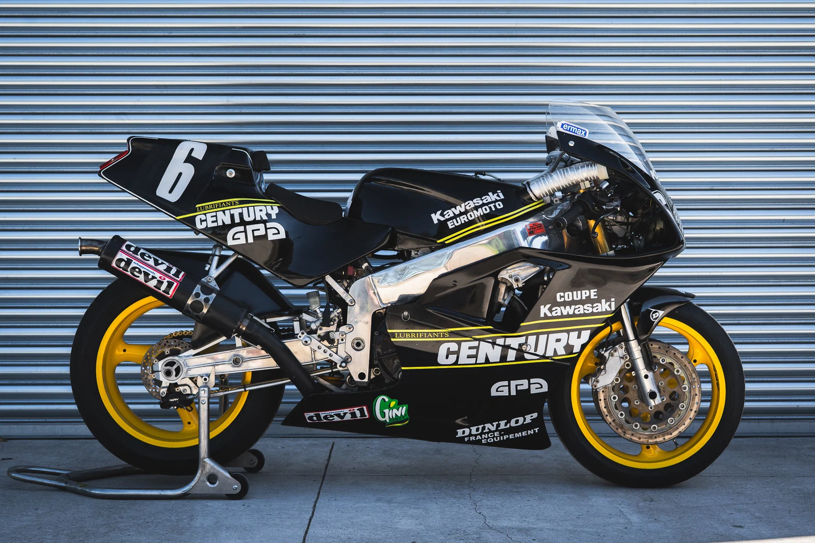 Vélo de course Kawasaki ZXR-7 TTF1 noir. 