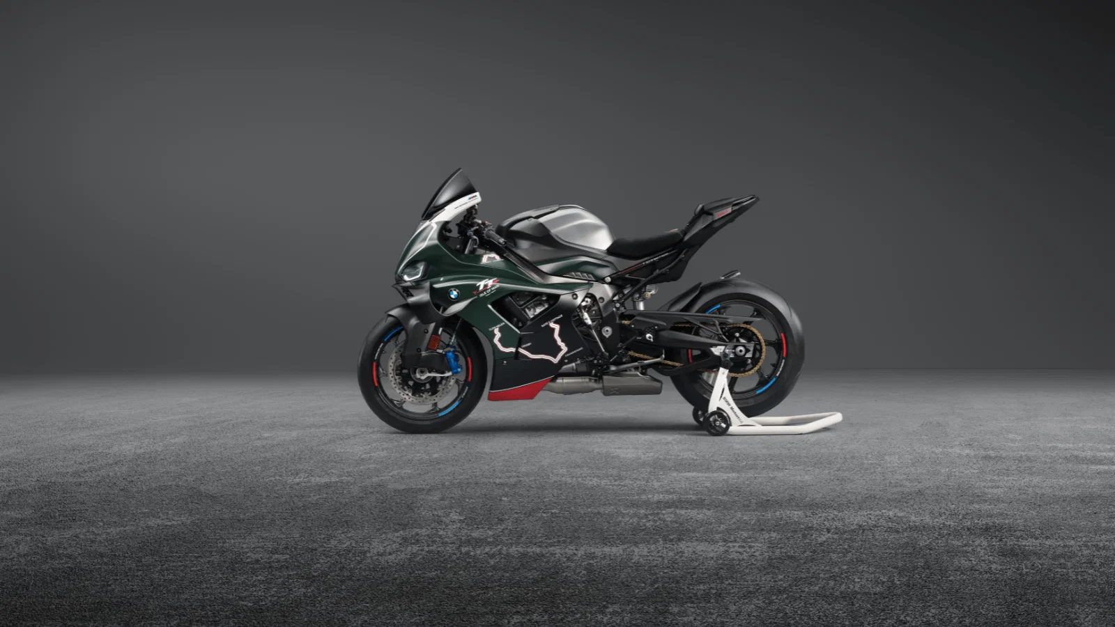 Vue latérale de la nouvelle BMW M1000 RR inspirée du TT.