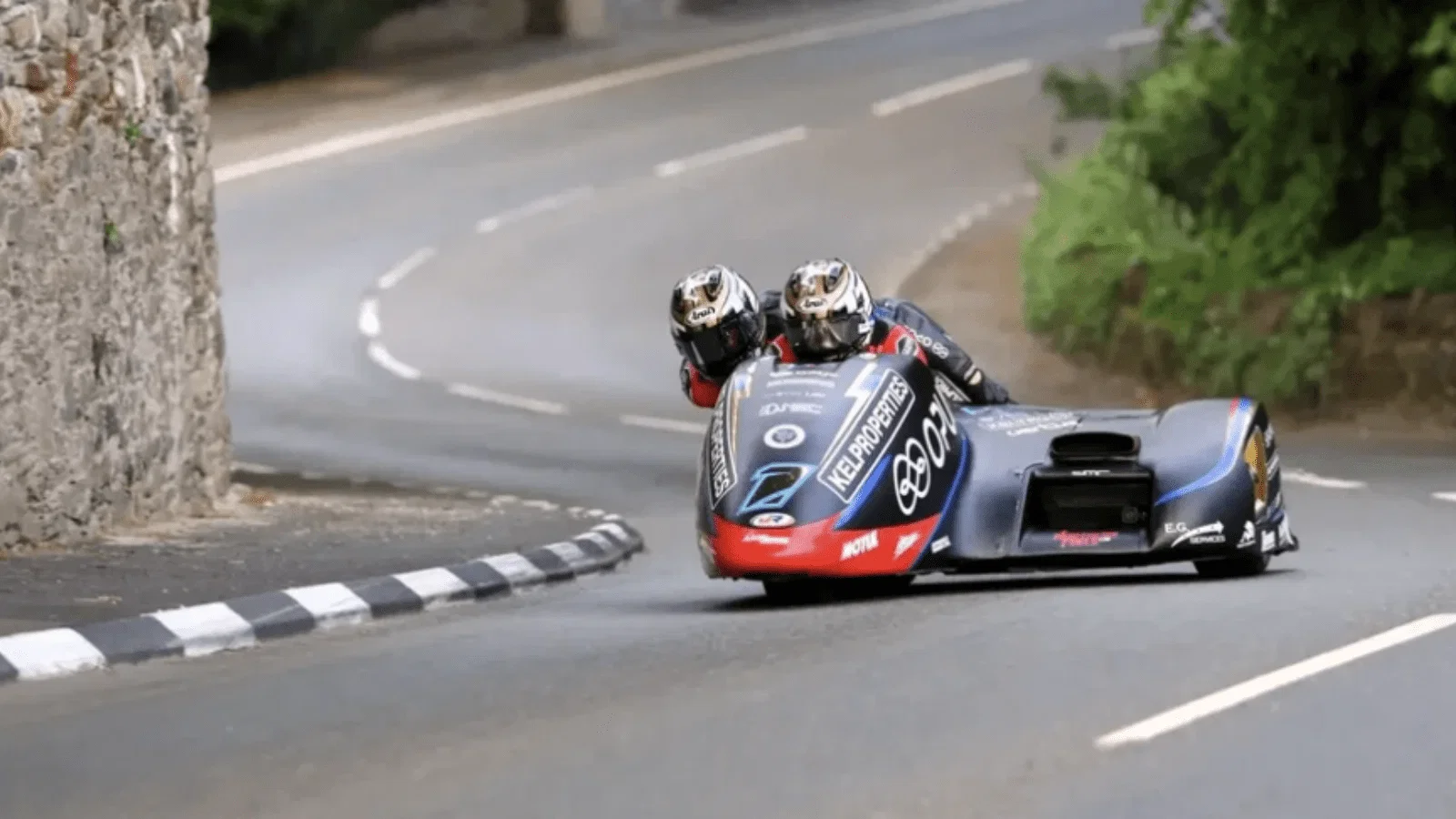 Ryan Crowe and Callum Crowe at the 2026 TT. Credit: Isle of Man TT.