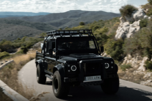 Stark Future met aux enchères un Land Rover Defender EV complet appelé « The Beast »