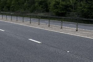 Une association caritative pour la sécurité routière demande la suppression des barrières de câbles