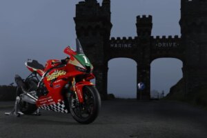 Honda rend hommage à John McGuinness avec une livrée spéciale Isle of Man TT