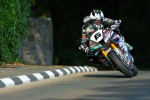 Michael Dunlop révèle un problème plus profond derrière un début difficile du TT de l'Île de Man 2026