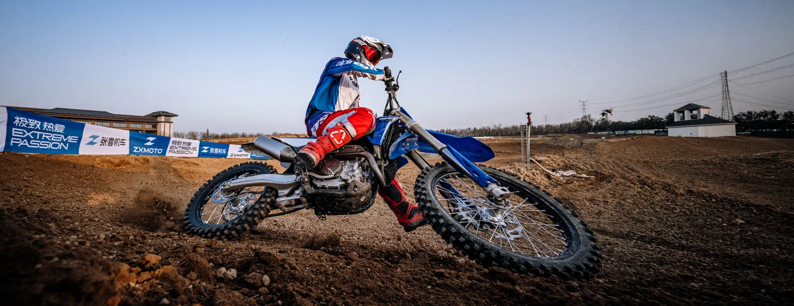 Le ZXMoto MX250 sur une berme
