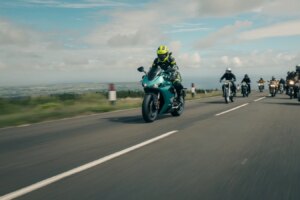 Norton Manx R fait ses débuts au TT de l'île de Man dans le cadre d'un partenariat majeur