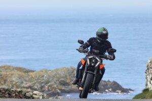 La police émet des avertissements après qu'un motocycliste aurait atteint une vitesse de 300 km/h au TT de l'île de Man