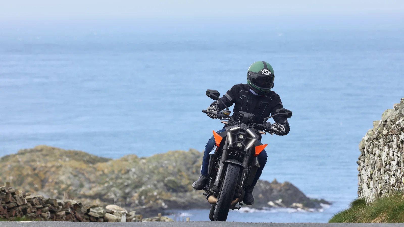 La police émet des avertissements après qu'un motocycliste aurait atteint une vitesse de 300 km/h au TT de l'île de Man