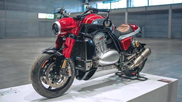 Le croiseur sportif Jawa 1000