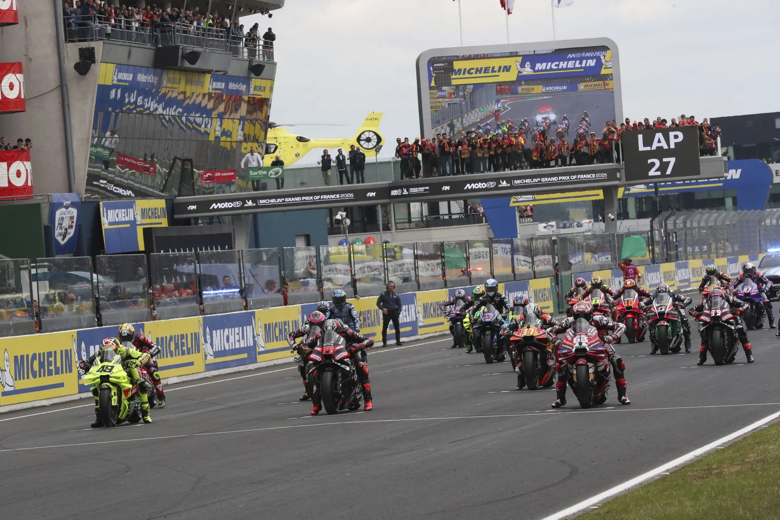 Départ du MotoGP au GP de France 2026. Crédit : Or et Oie.