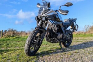 Test du QJMotor SRT 600 S : l'aubaine de 4 699 £ sur les vélos d'aventure