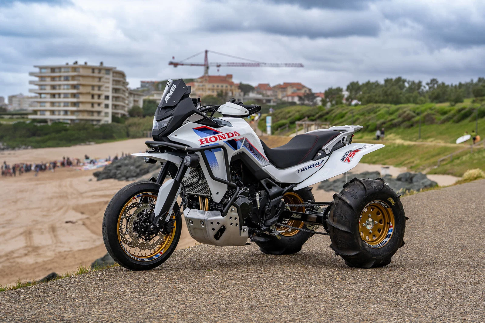 Tricycle Honda XL750 Transalp.