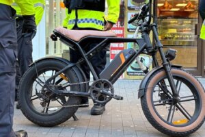 Le MCIA publie un guide pour aider la police à identifier les vélos électriques illégaux alors que l'action du gouvernement stagne