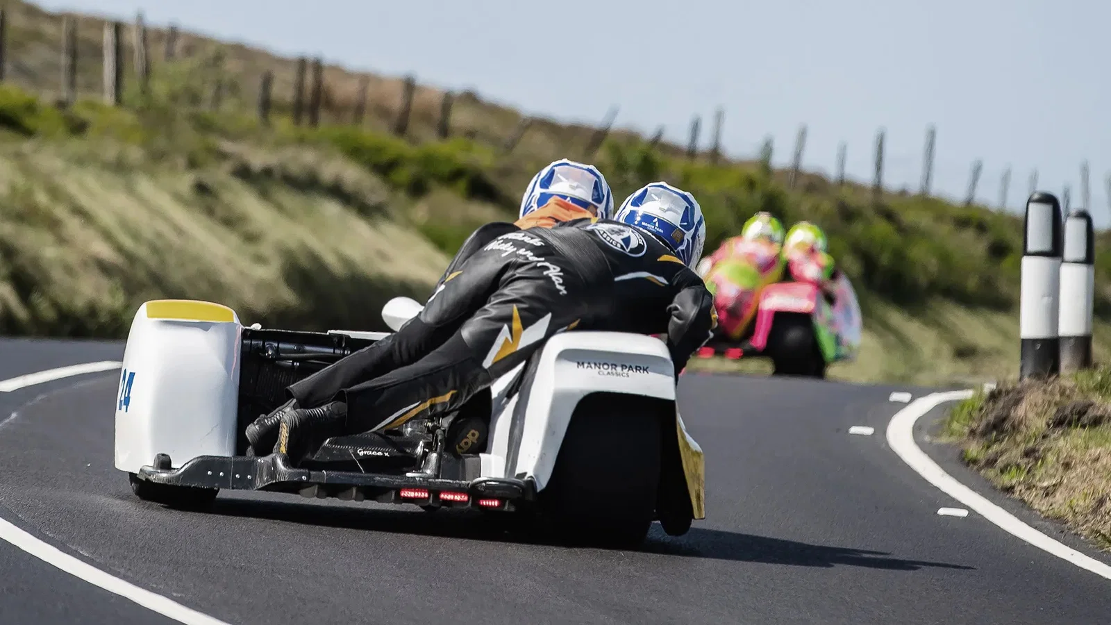 L'équipe side-car en action au TT 2026. Crédit : Île de Man TT.