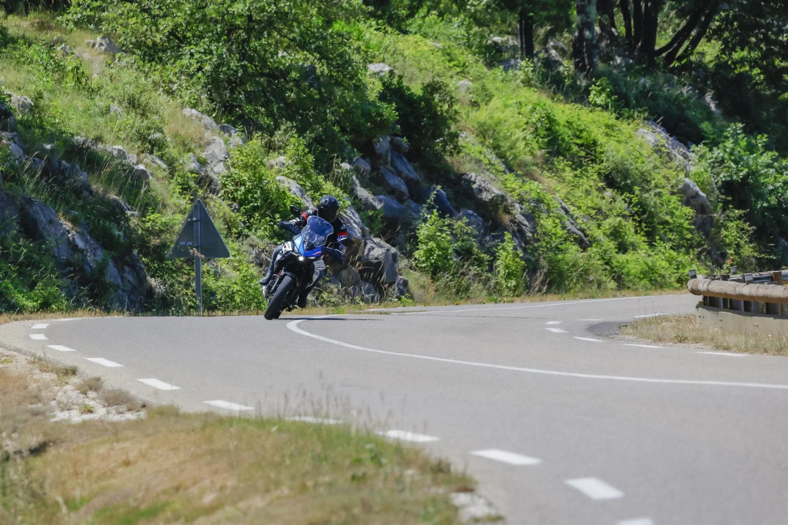 La Suzuki SV7-GX - conduite
