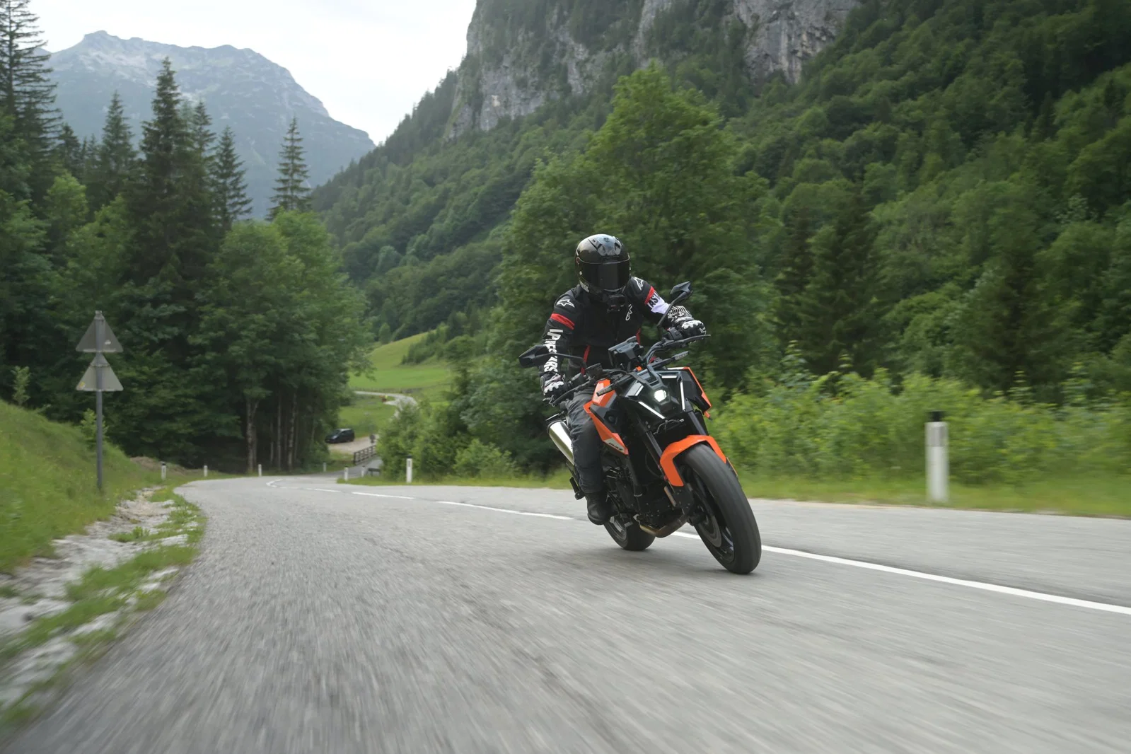 La KTM 790 Duke 2026 - conduite