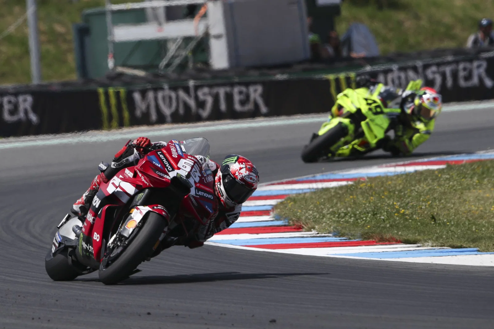 Francesco Bagnaia en course à Brno. Crédit : Or et Oie.