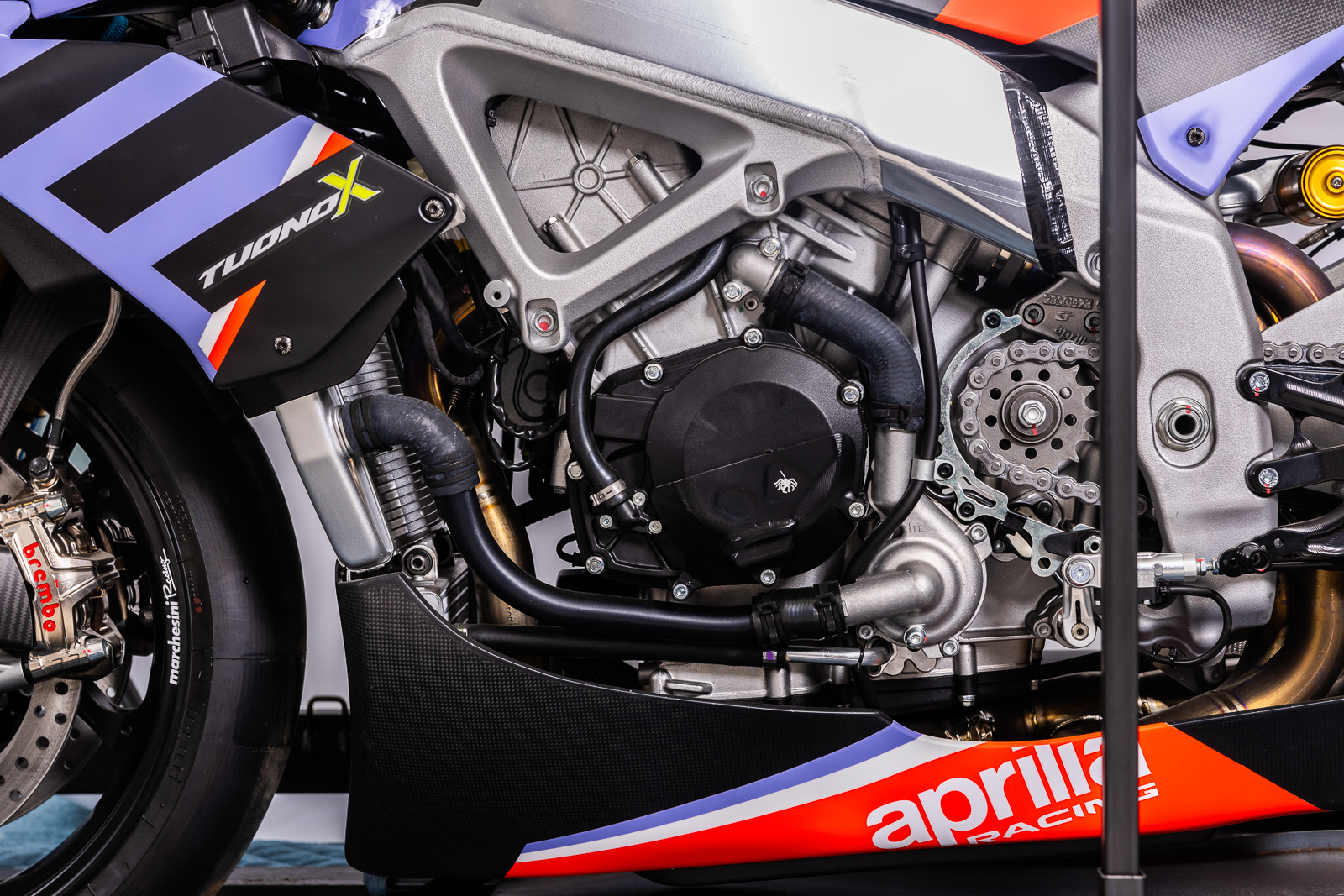 Moteur et cadre Aprilia Tuono X. Crédit : Enchères de motos emblématiques. 