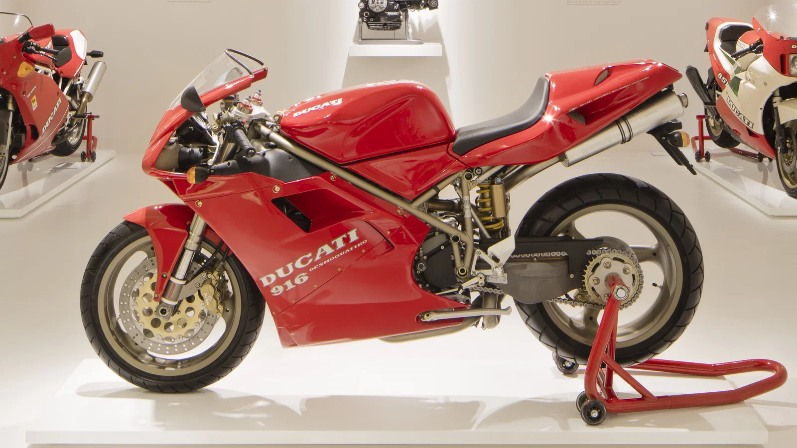 The Ducati 916