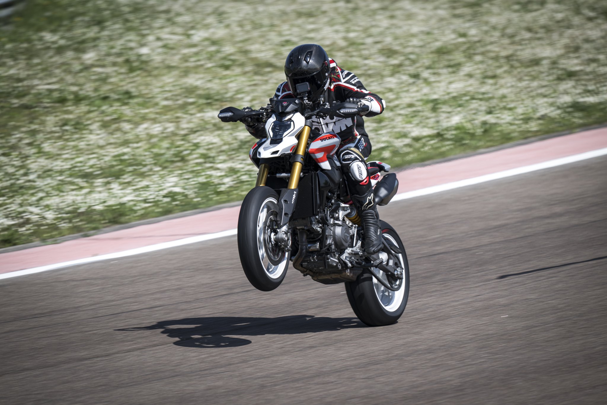 La Ducati Hypermotard V2 SP - rouler