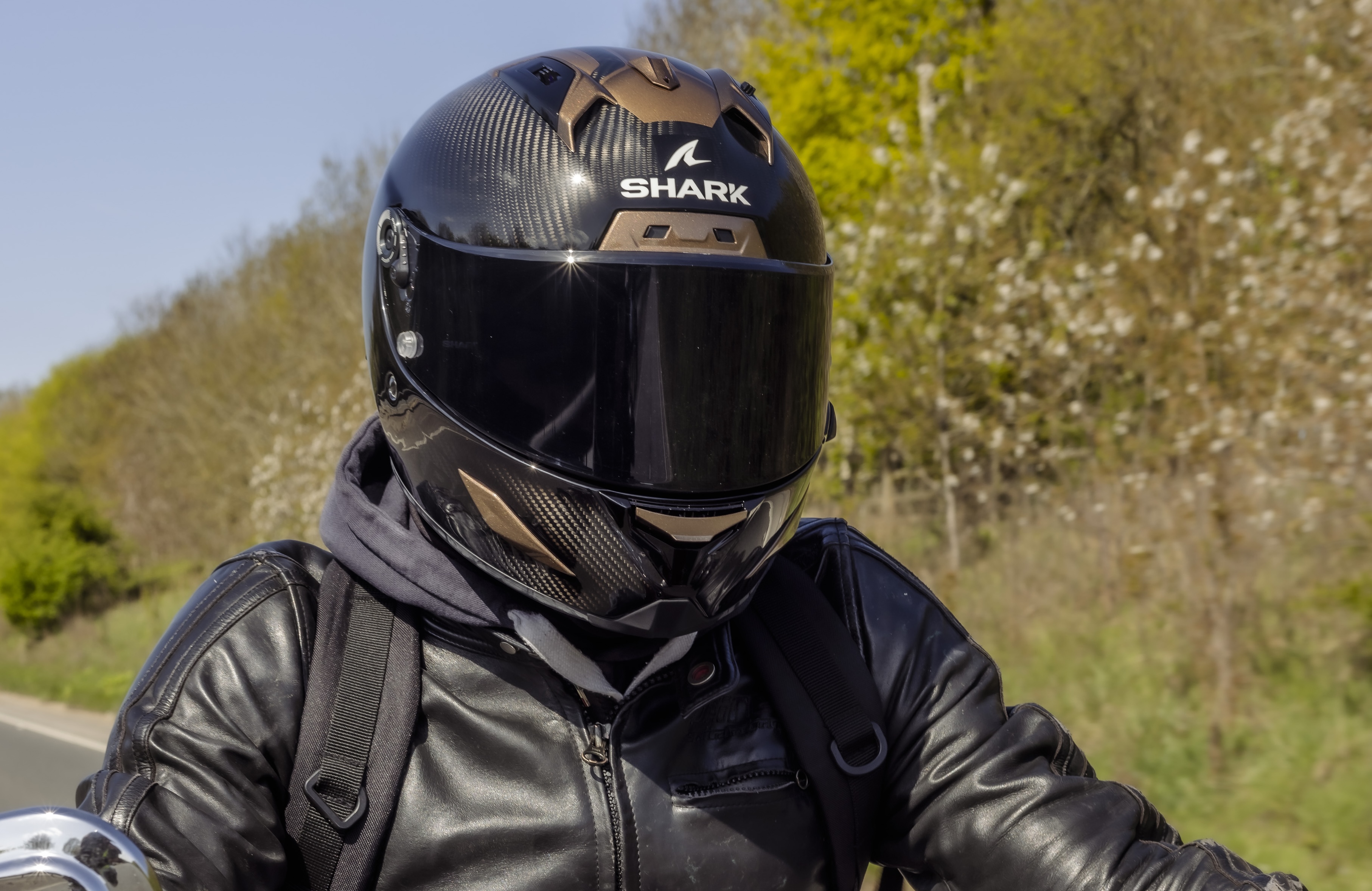 Le casque moto Shark Aeron