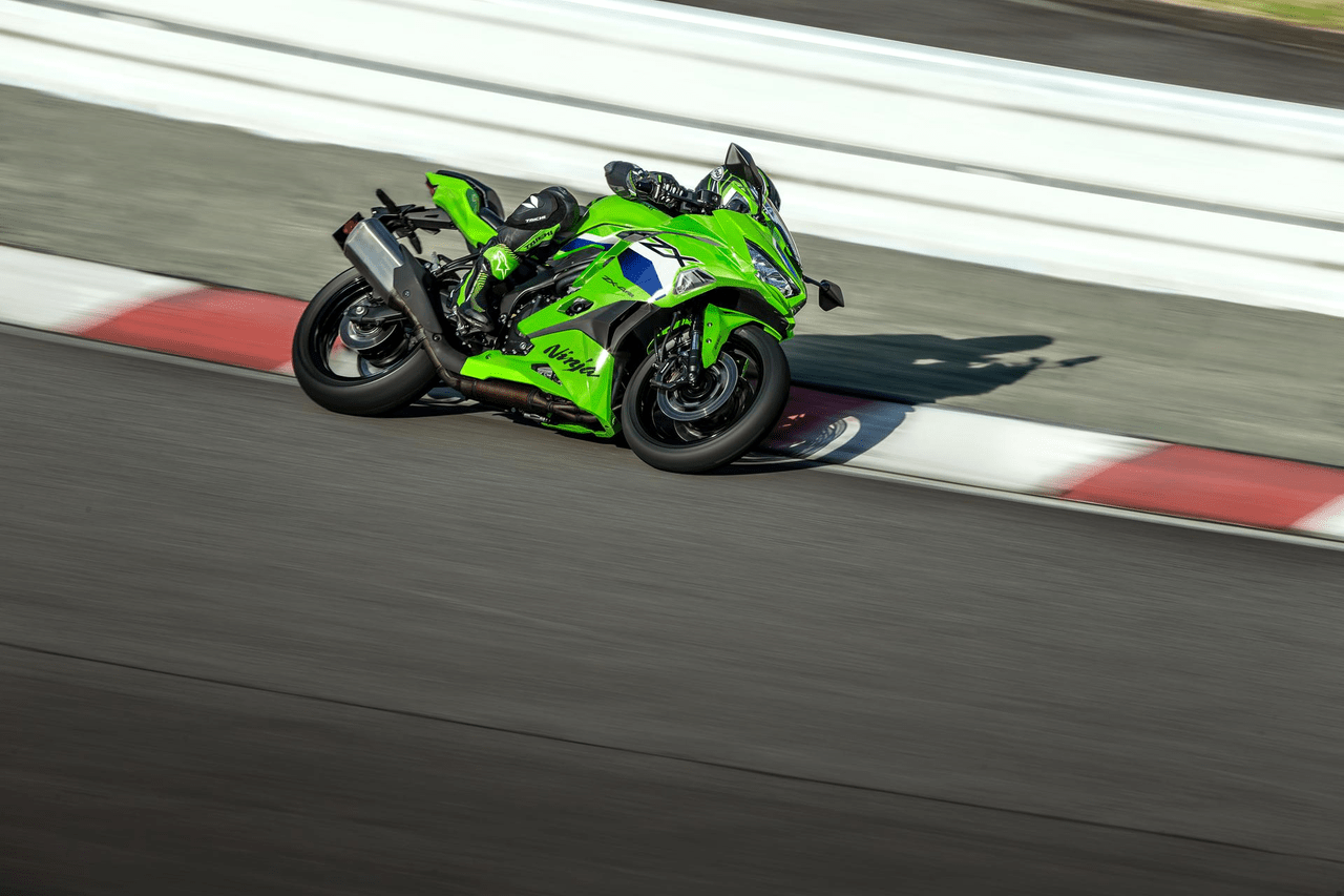 Kawasaki ZX-10RR 2026 en piste. Crédit : Kawasaki.