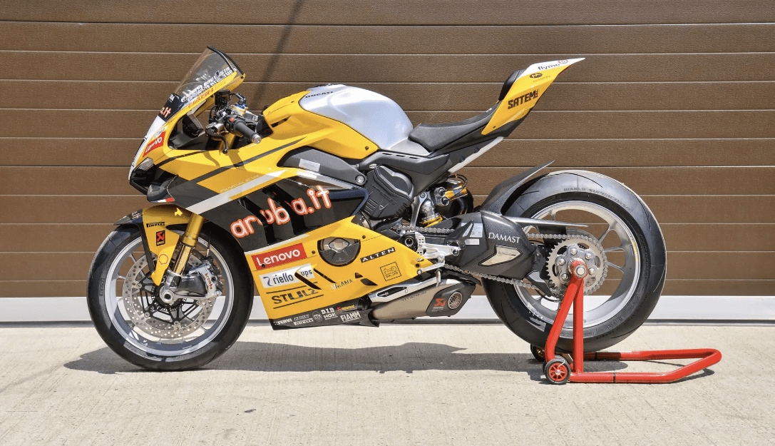 Réplique d'Alvaro Bautista WorldSBK. Crédit : commissaires-priseurs emblématiques.