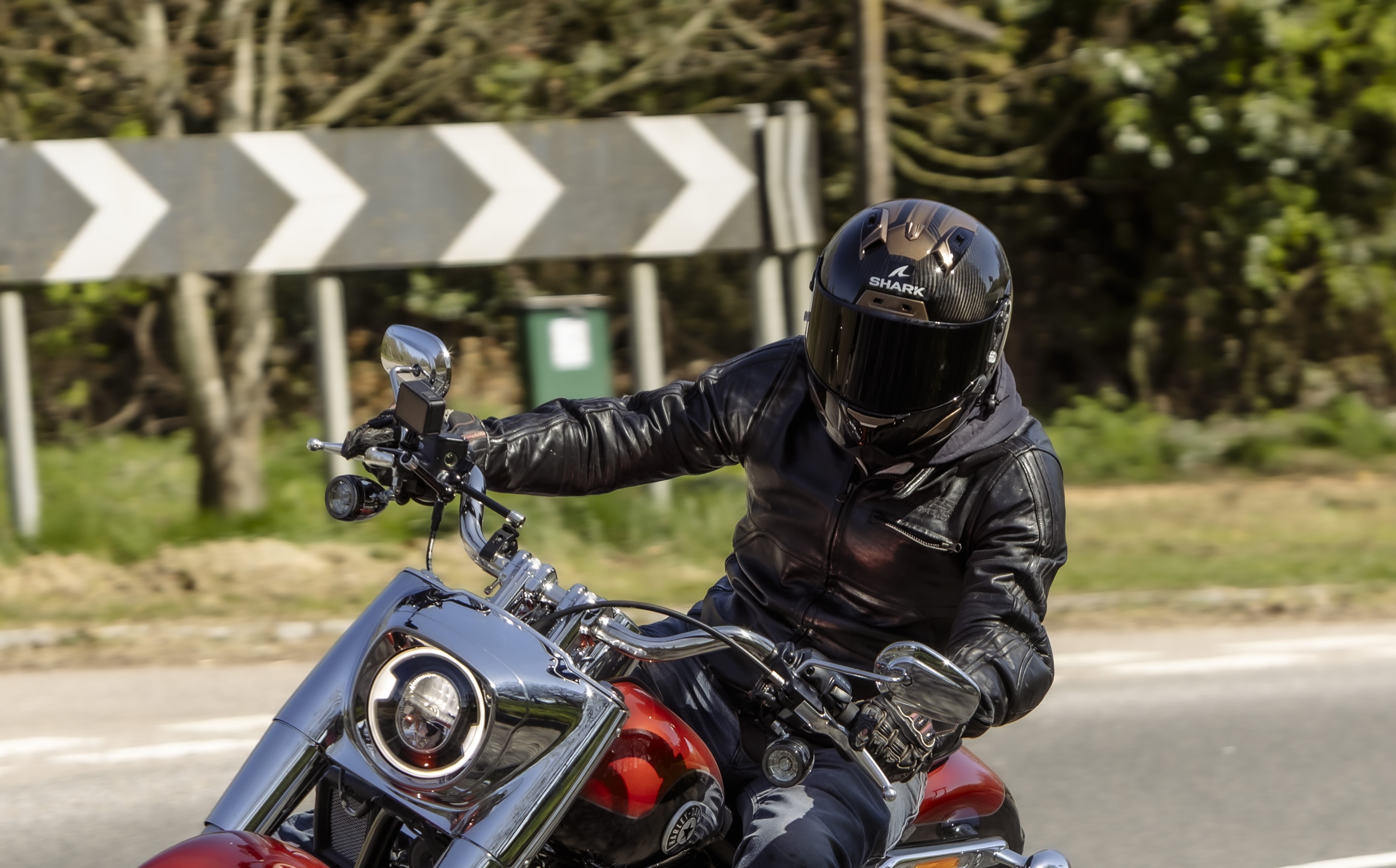 Le casque moto Shark Aeron