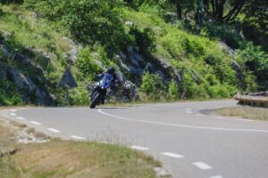 Rouler en Espagne ? Nouvelle loi sur les gants et autres modifications apportées aux règles des motos expliquées