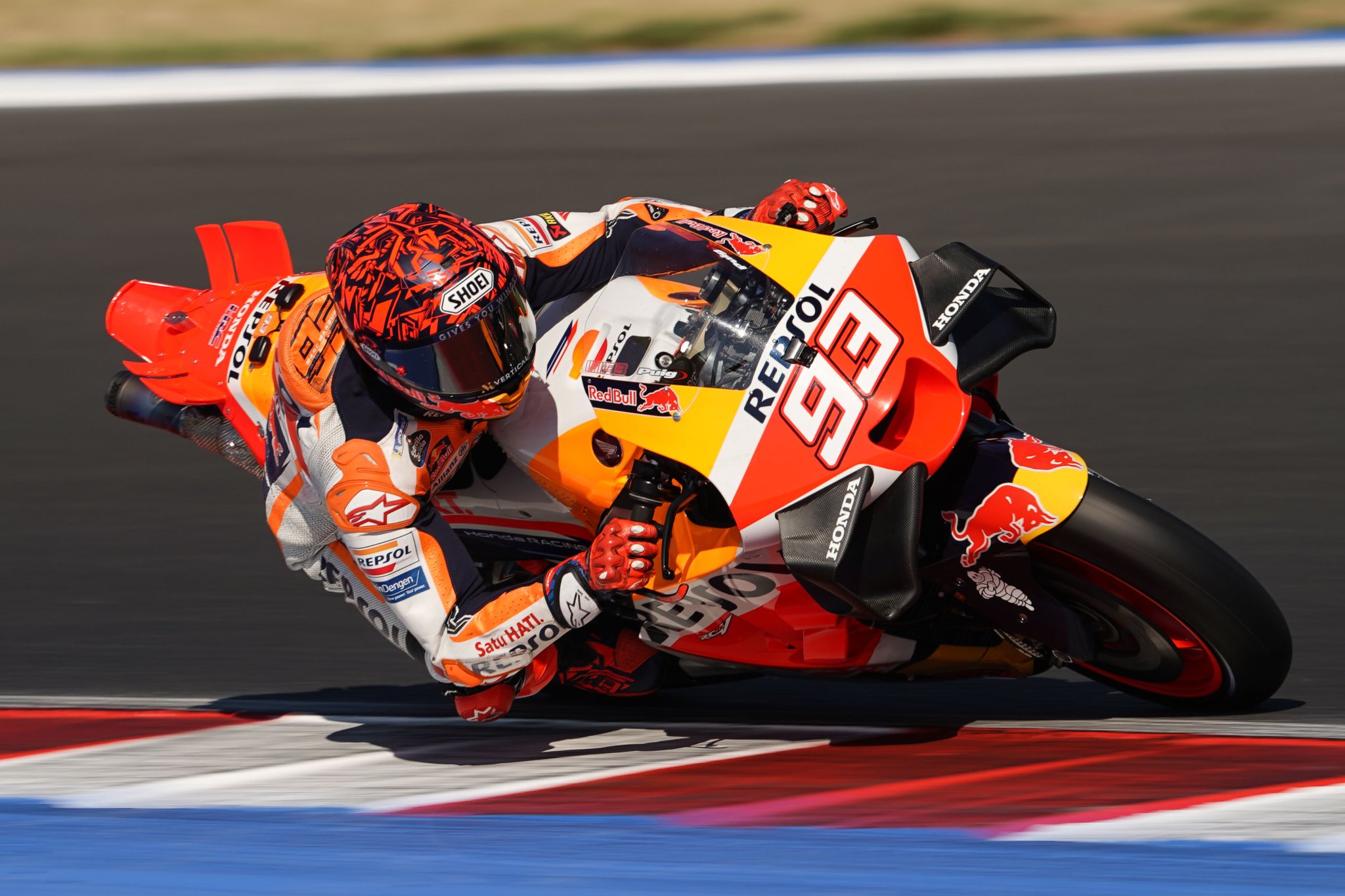 Marc Marquez sur une moto Honda MotoGP. Crédit : Or et Oie.