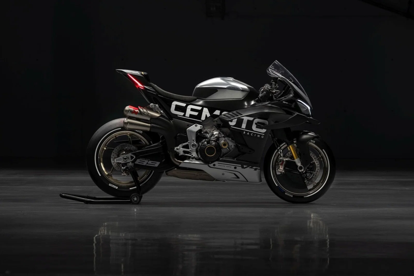 Le tout nouveau prototype V4 SR-RR de CFMoto