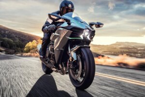 Les Kawasaki Ninja H2 et H2 Carbon mis à jour révélés dans les dossiers d'homologation