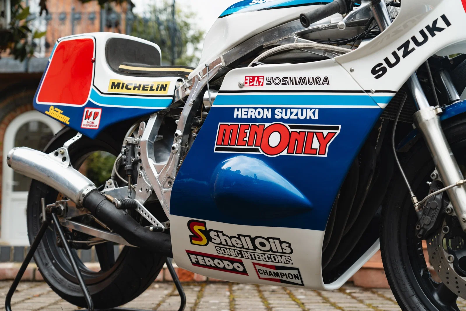 Suzuki GS1000R pilotée par Mick Grant au TT. Crédit : H&H Classic Auctions.