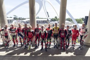 Les légendes Ducati d'hier et d'aujourd'hui organisent une célébration spéciale sur le balcon de Goodwood