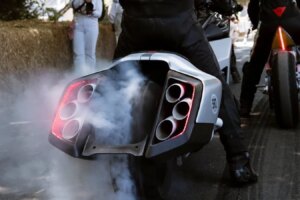 La BMW K18 Vision fait ses débuts au Royaume-Uni avec 130 décibels au Goodwood Festival of Speed