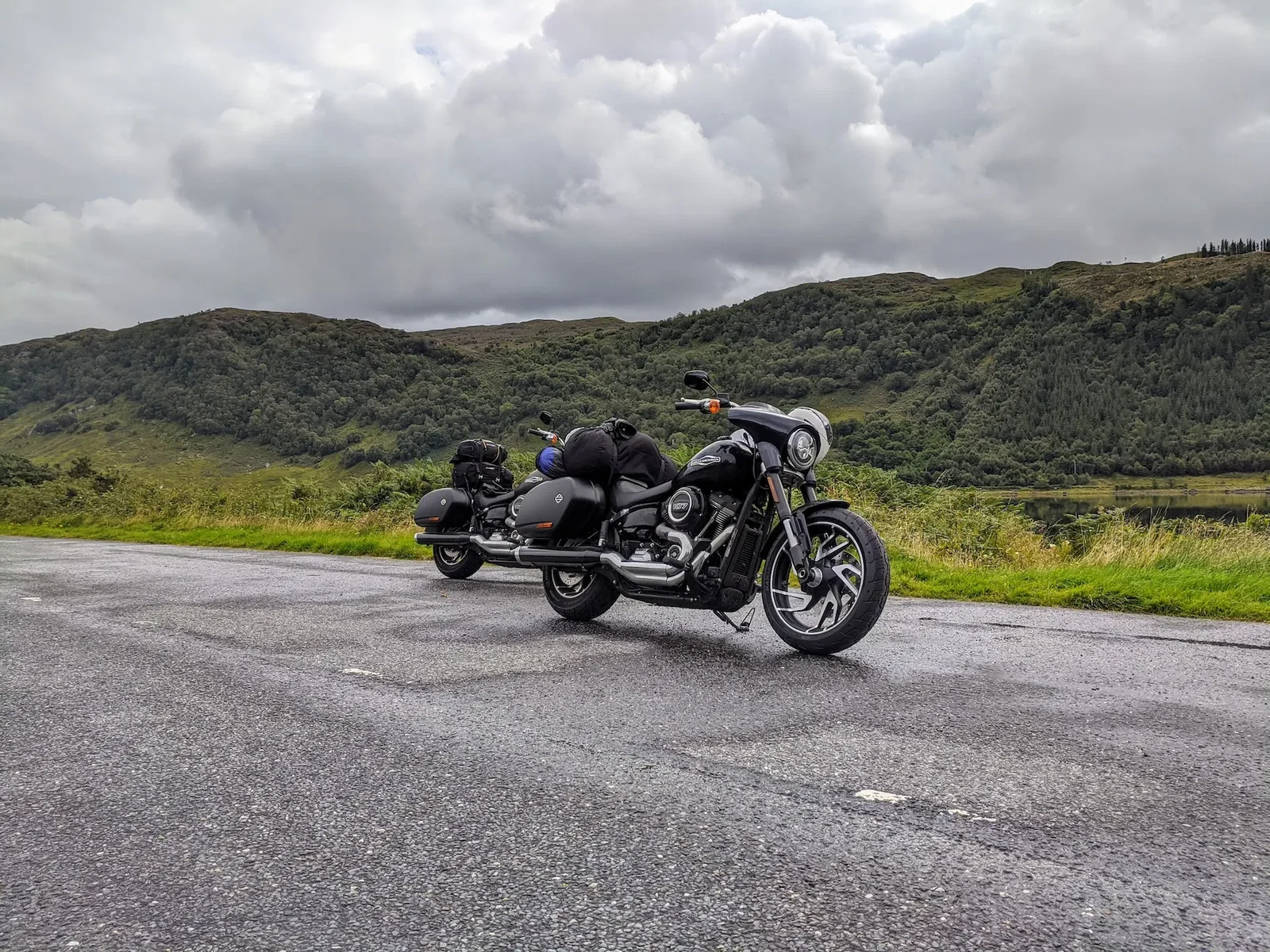 Harley-Davidson Sport Glides en Écosse