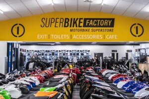 Un initié de SuperBike Factory révèle les signes avant-coureurs de l'effondrement du concessionnaire de motos