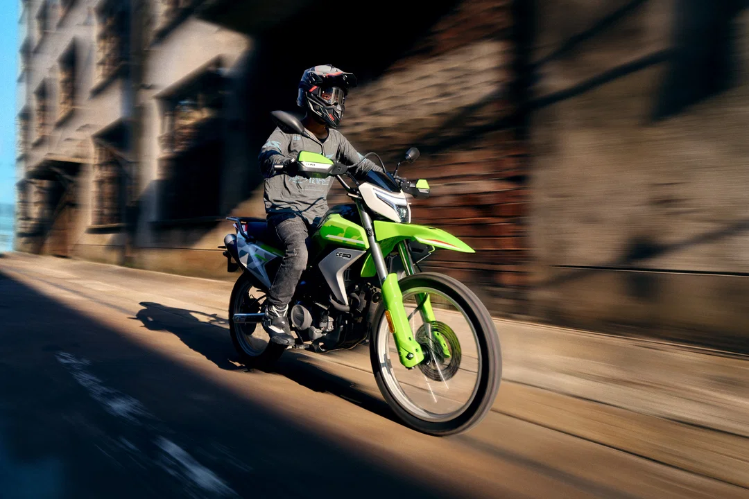 Le CFMoto 250 Dual
