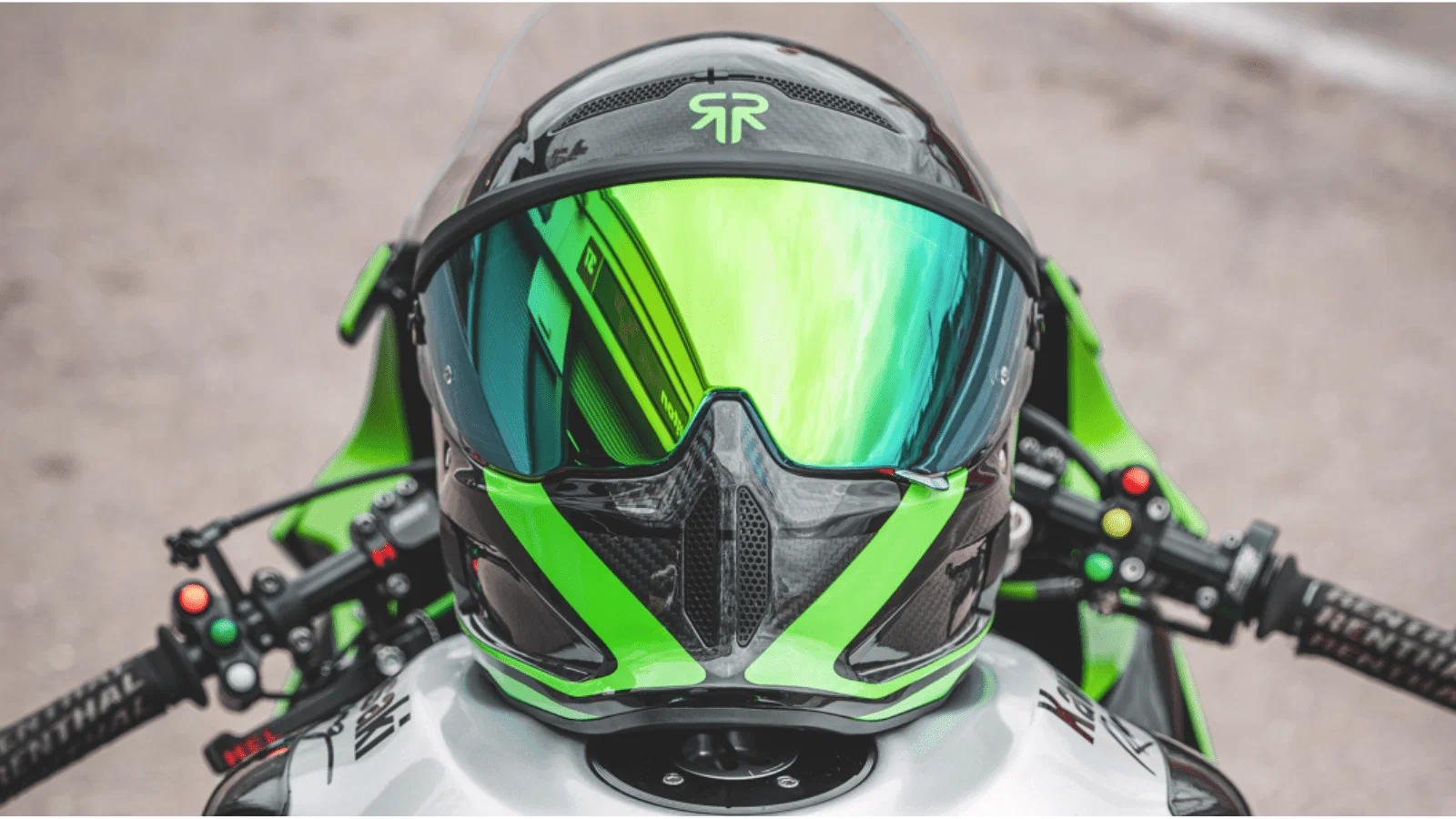 Limited-edition Ruroc AT4 Track Verde helmet.