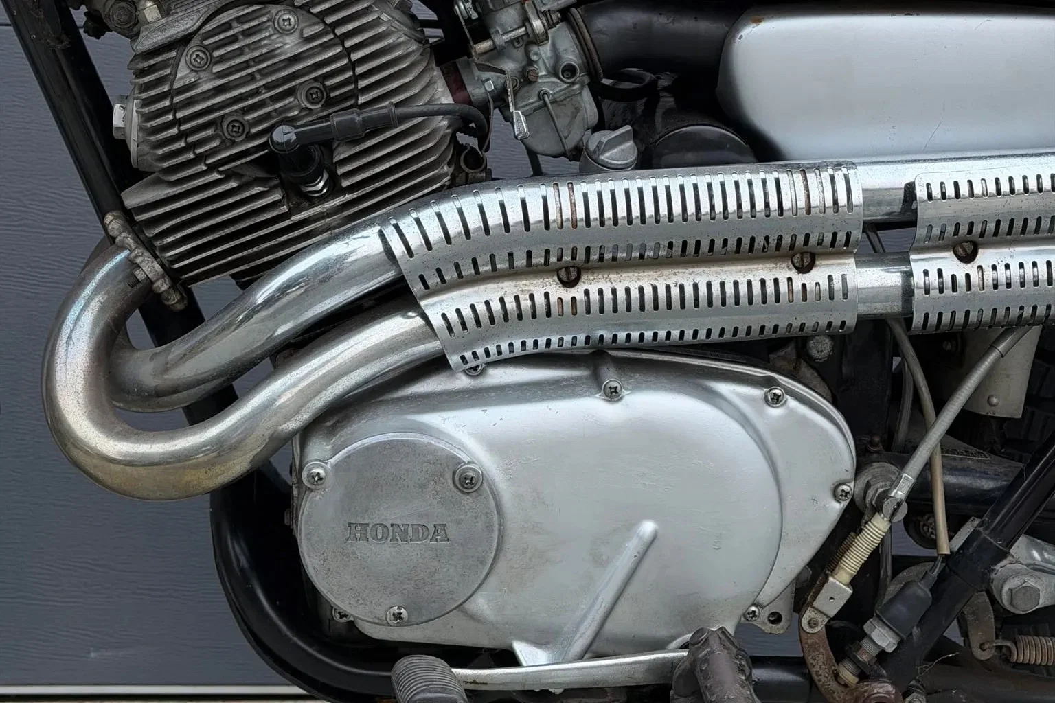 Un brouilleur Honda CL72