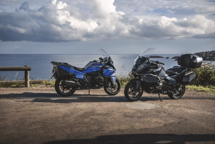 Motos BMW R1300 RT.