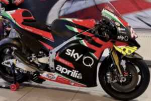 Le vélo MotoGP Aleix Espargaro Aprilia RS-GP20 d'une valeur de 250 000 £ est mis en vente