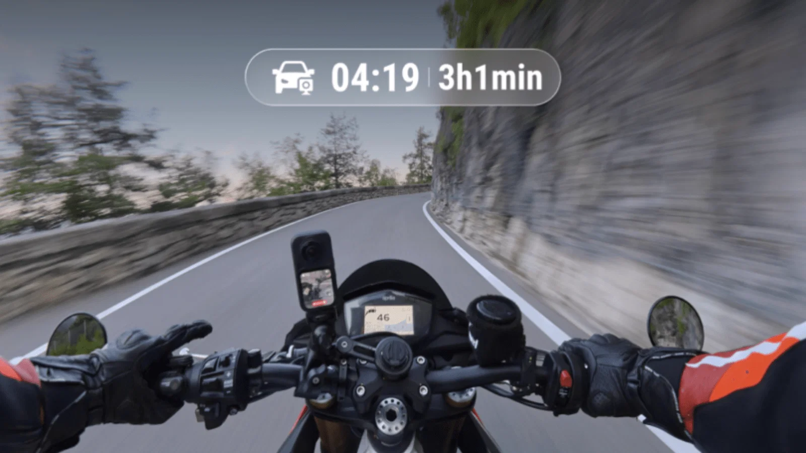 Le nouvel Insta360 X6 utilisé sur une moto. Crédit : Insta360.