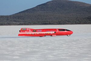 Une moto V4 de 3 000 cm3 revient à Bonneville pour poursuivre le record de 400 mph